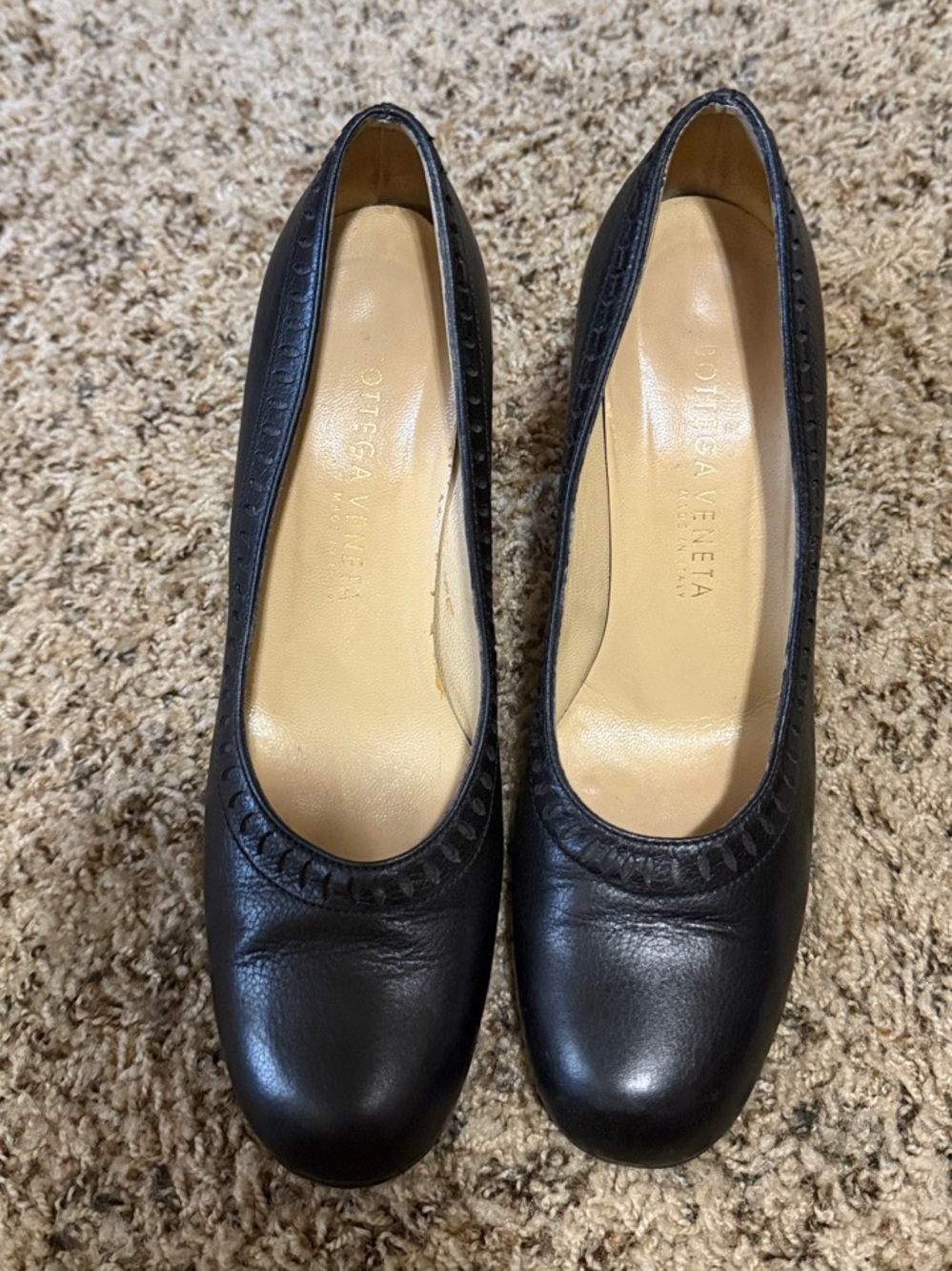 Bottega Veneta Black Leather Round-Toe Pumps